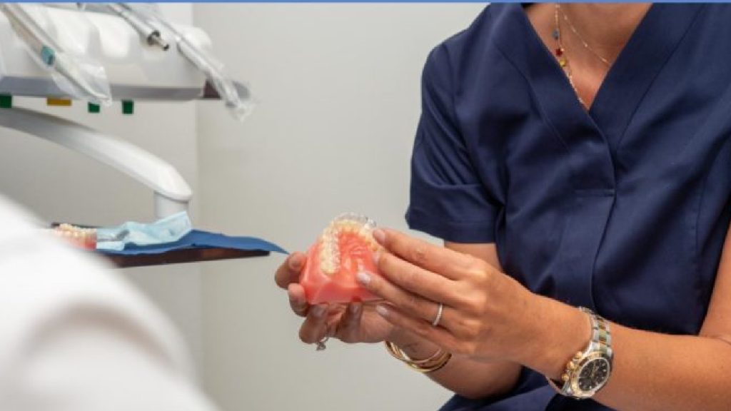 L’apparecchio per i denti trasparente: soluzione ideale per sorridere senza pensieri 1 Apparecchio trasparente